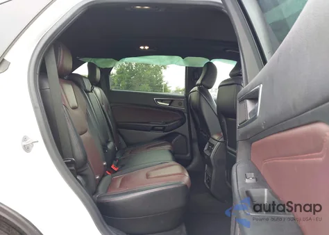 2022 Ford Edge Titanium z USA, uszkodzony, nr VIN 2FMPK4K9XNBA17689